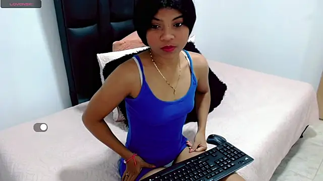 Snapshot of mia_grey01 chatting on 7, 1, 2025 mia grey01 online show from 7, 1, 2025