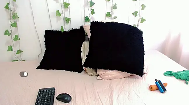 Snapshot of mia_grey01 chatting on 14, 1, 2025 mia grey01 online show from 14, 1, 2025