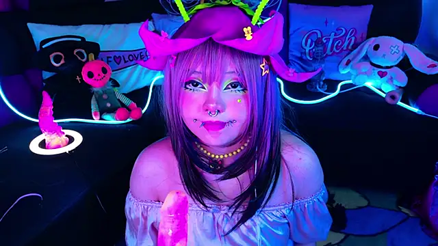 LaytonBox online show from 3, 10, 2025