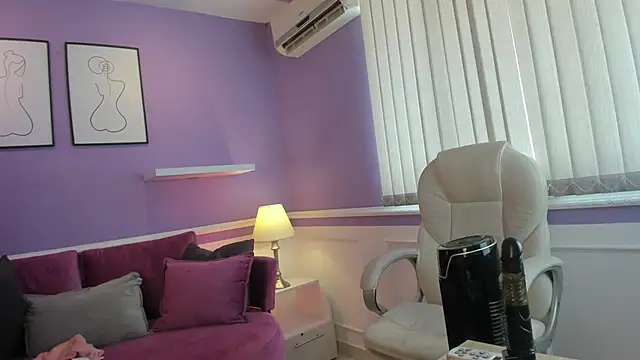 Emma Walkerr  online show from 8, 2, 2025