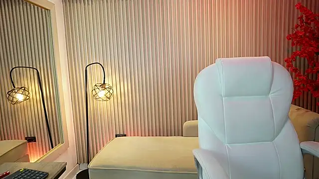 Emma Walkerr  online show from 10, 9, 2025