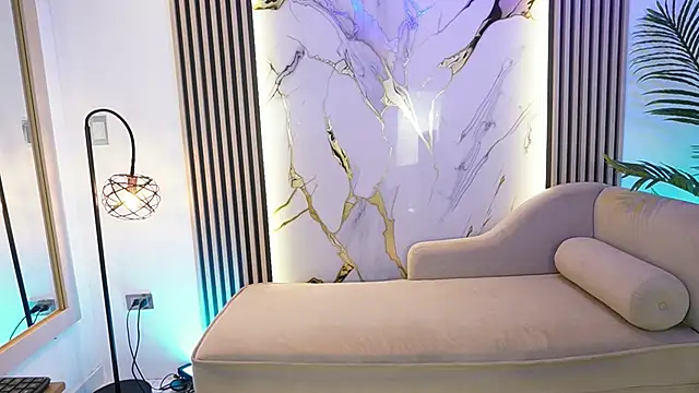 Emma Walkerr  online show from 28, 2, 2026