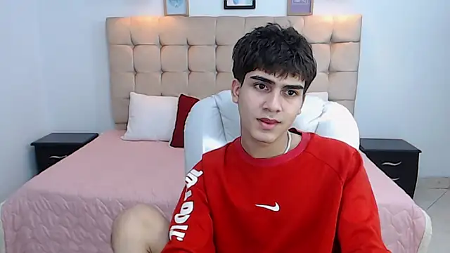 Tommy18   online show from 15, 1, 2025