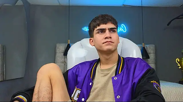 Tommy18   online show from 2, 3, 2025