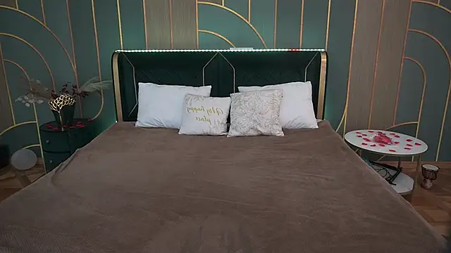 ArielGemme online show from 10, 2, 2025