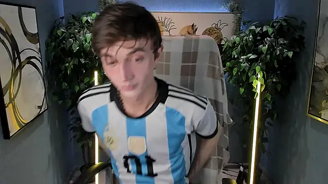 Snapshot of John_Weasley chatting on 14, 9, 2025 John Weasley online show from 14, 9, 2025