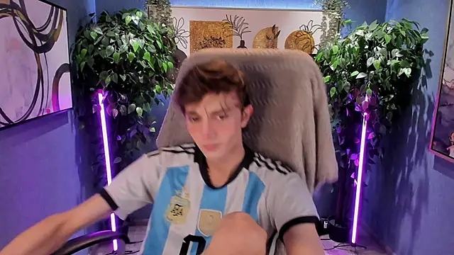 Snapshot of John_Weasley chatting on 27, 9, 2025 John Weasley online show from 27, 9, 2025