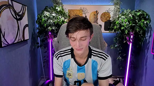 Snapshot of John_Weasley chatting on 16, 10, 2025 John Weasley online show from 16, 10, 2025