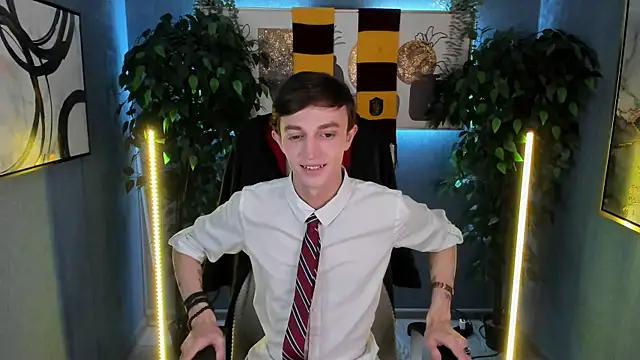 Snapshot of John_Weasley chatting on 19, 10, 2025 John Weasley online show from 19, 10, 2025