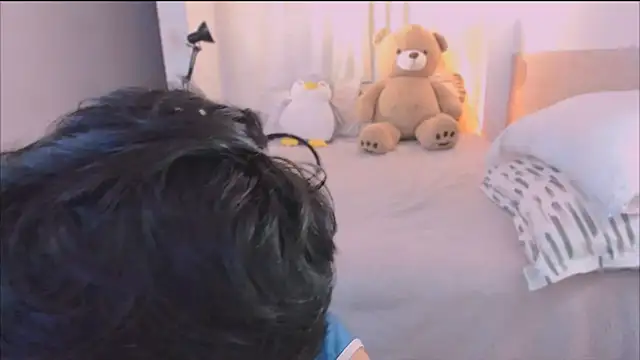 AllanYong18 online show from 7, 3, 2026