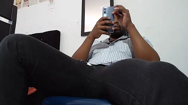 Snapshot of strong__anthony chatting on 11, 6, 2026 strong anthony online show from 11, 6, 2026