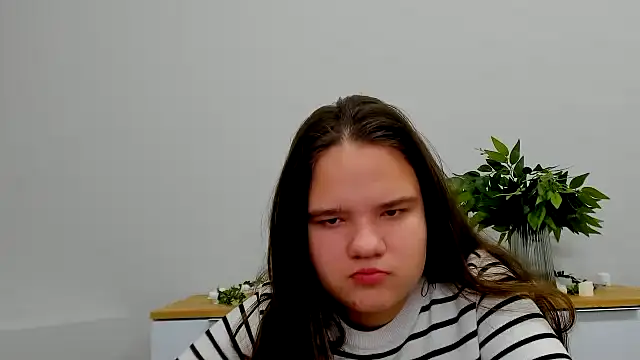 AdeleCruz online show from 4, 2, 2025