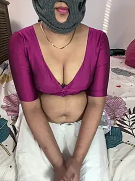 ArathyNambyarMallu online show from 10, 3, 2025