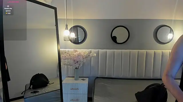 chelsea bolton  online show from 1, 4, 2026