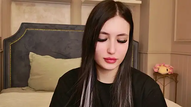 Snapshot of EmmaLawrens chatting on 2, 4, 2026 EmmaLawrens online show from 2, 4, 2026