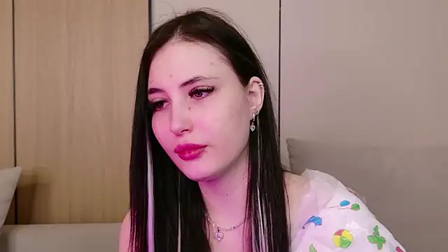 Snapshot of EmmaLawrens chatting on 15, 4, 2026 EmmaLawrens online show from 15, 4, 2026