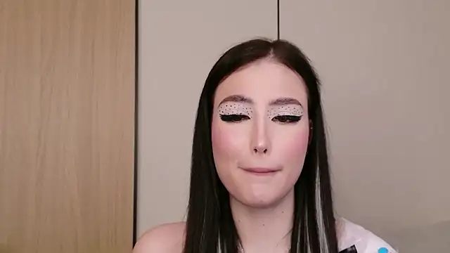 Snapshot of EmmaLawrens chatting on 15, 4, 2026 EmmaLawrens online show from 15, 4, 2026