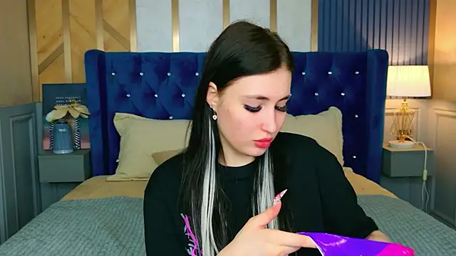 Snapshot of EmmaLawrens chatting on 16, 4, 2026 EmmaLawrens online show from 16, 4, 2026