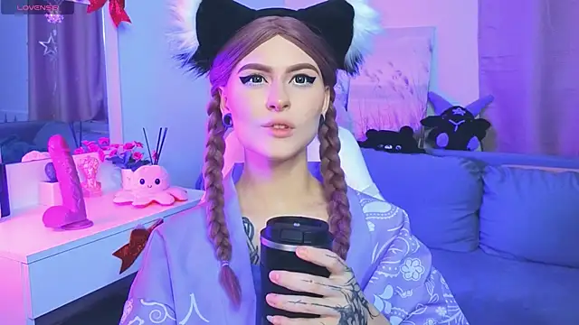 Emily  Mooree online show from 31, 1, 2025