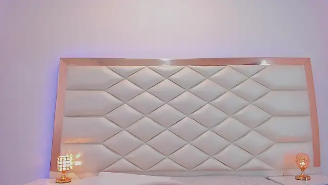 MiaQueen021 online show from 21, 1, 2025