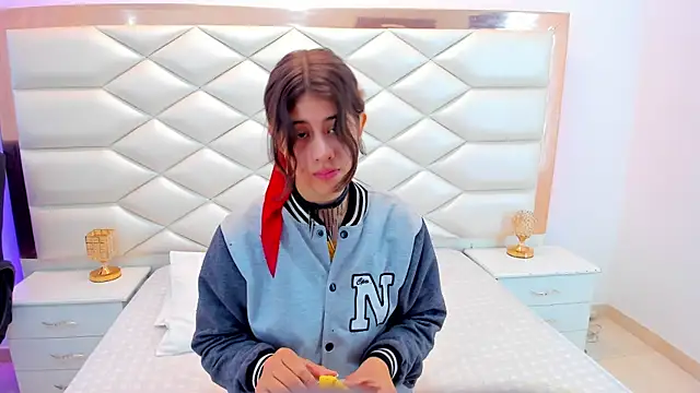 MiaQueen021 online show from 10, 2, 2025