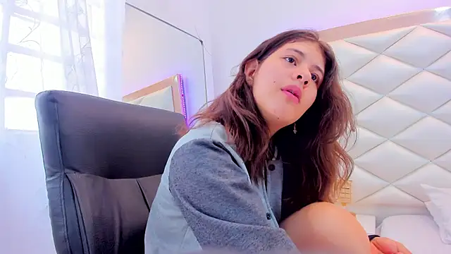 MiaQueen021 online show from 10, 2, 2025