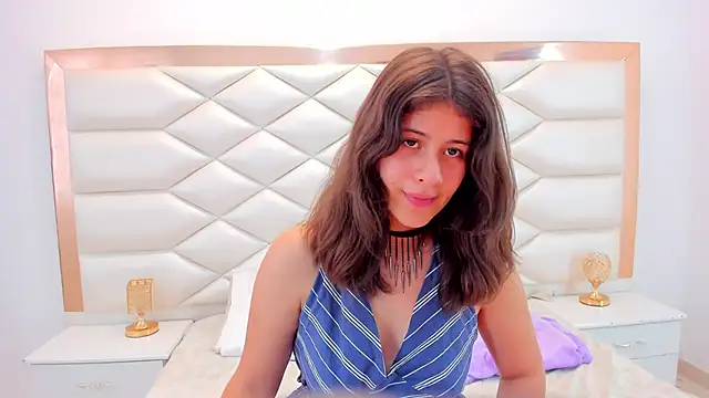 MiaQueen021 online show from 11, 2, 2025