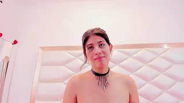 MiaQueen021 online show from 12, 3, 2025