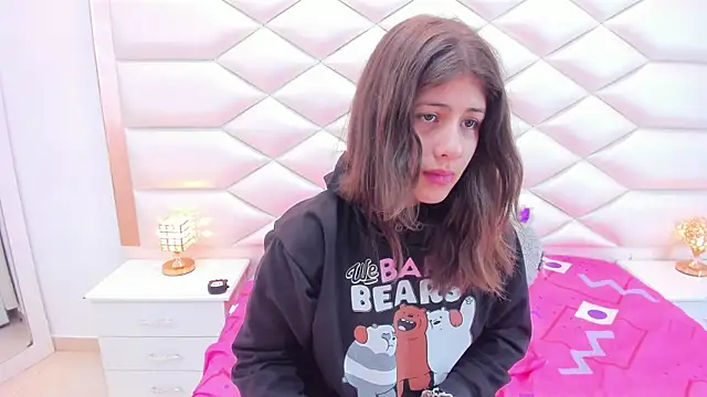 MiaQueen021 online show from 14, 3, 2025