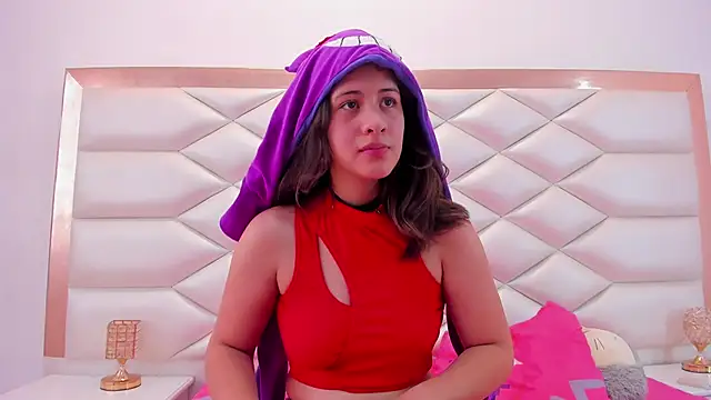 MiaQueen021 online show from 19, 3, 2025