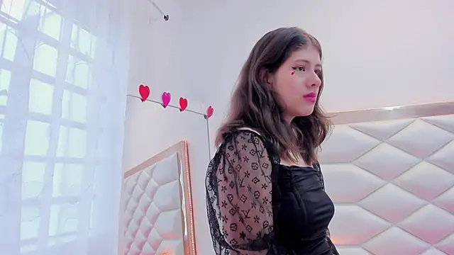 MiaQueen021 online show from 21, 3, 2025