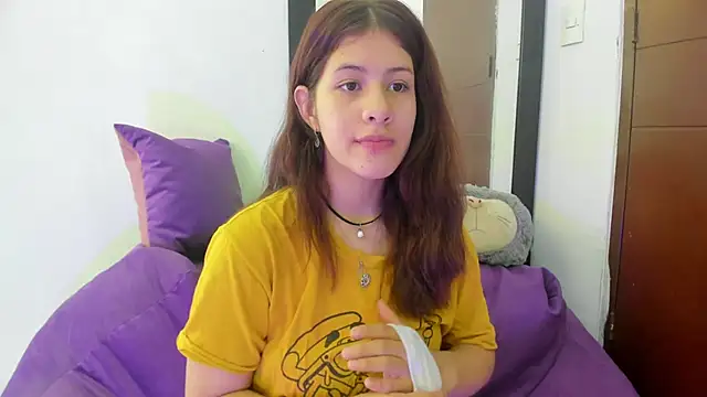 MiaQueen021 online show from 9, 9, 2025