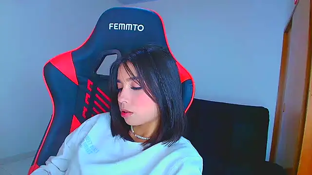 Rousse violett online show from 18, 9, 2025