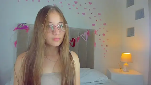 Dahlia Rousse online show from 20, 3, 2025