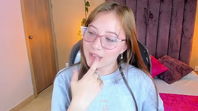 Dahlia Rousse online show from 23, 10, 2025