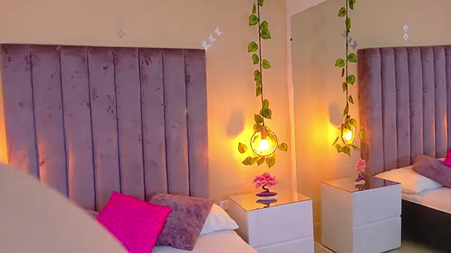 Dahlia Rousse online show from 9, 1, 2026