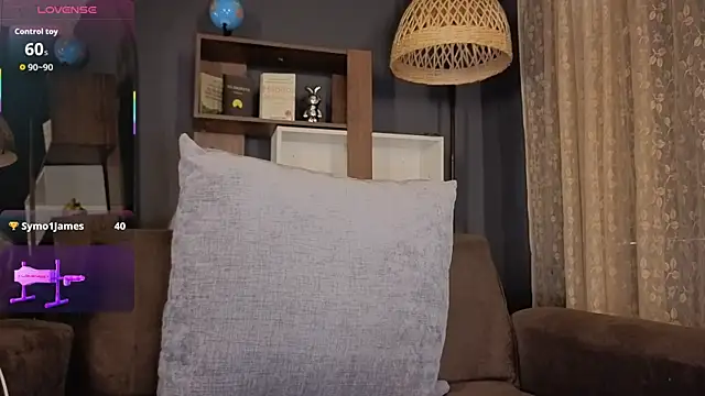 Miah Lorens online show from 8, 4, 2026