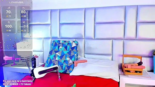 LovelyNickii online show from 17, 10, 2025