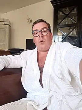 MountJohnXL online show from 6, 4, 2026