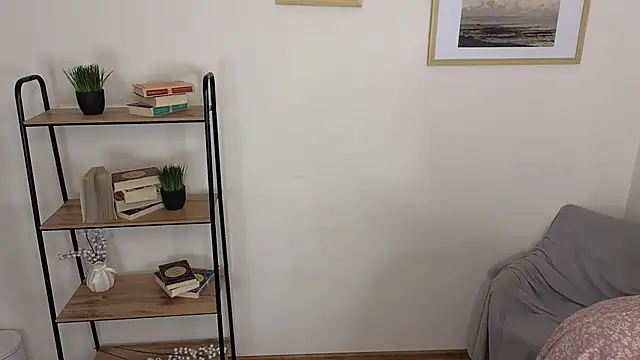 Bonnie White online show from 6, 2, 2025