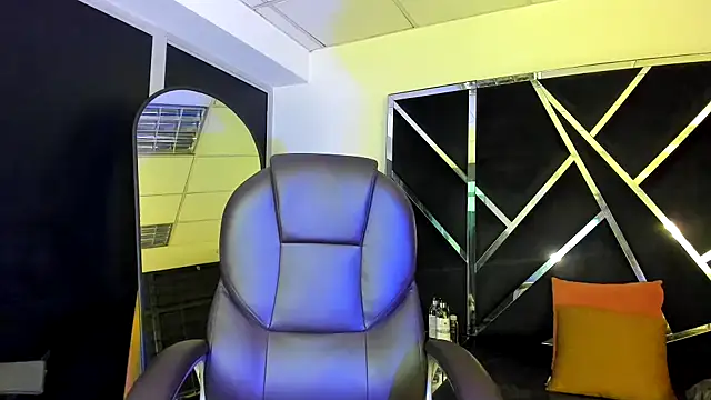 Salmaportman69 online show from 23, 10, 2025