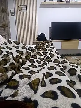 Snapshot of hmtrechaudd chatting on 12, 1, 2026 hmtrechaudd online show from 12, 1, 2026