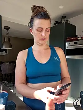 Snapshot of cumtomama chatting on 29, 9, 2025 cumtomama online show from 29, 9, 2025