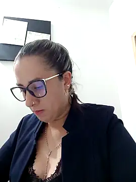 CHARLOTTE 1711 online show from 29, 1, 2025