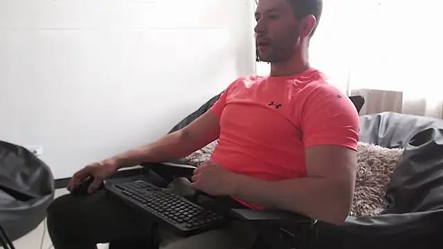 hairyncuteass online show from 15, 1, 2025