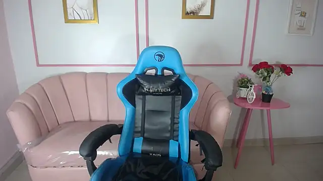 zoe ch  online show from 11, 3, 2025