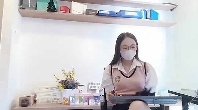 Lush-Office online show from 18, 2, 2025