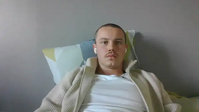 Snapshot of purplhouse chatting on 12, 1, 2025 purplhouse online show from 12, 1, 2025