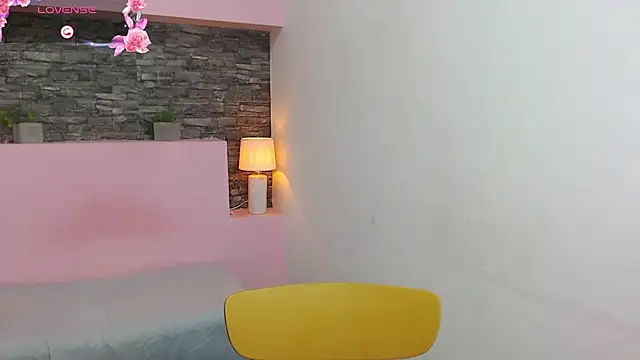 ScarletEmber3 online show from 13, 2, 2025