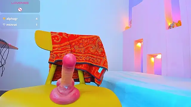 ScarletEmber3 online show from 18, 2, 2025